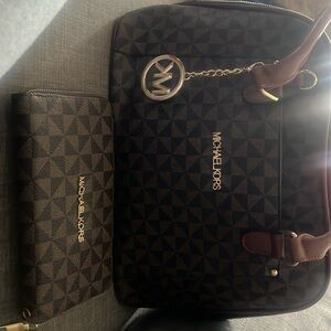 Micheal Kors Purse & Wallet